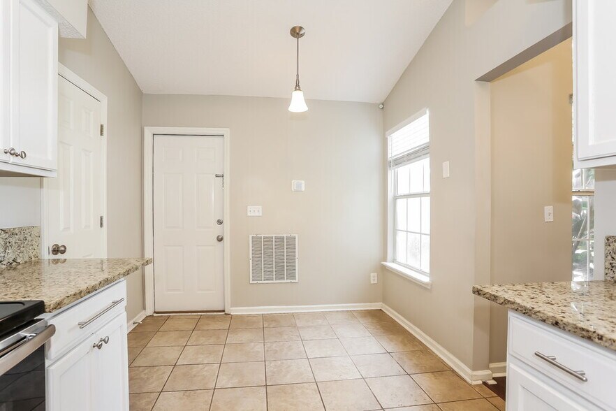 Building Photo - 3123 Olde Sutton Parke Dr