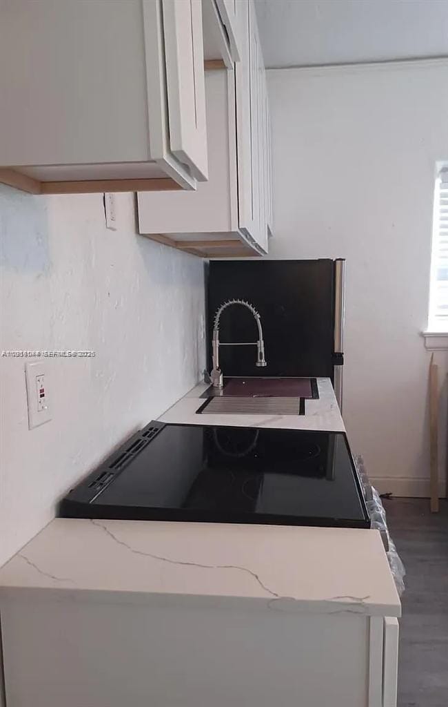 Building Photo - 2822 Pine Tree Dr