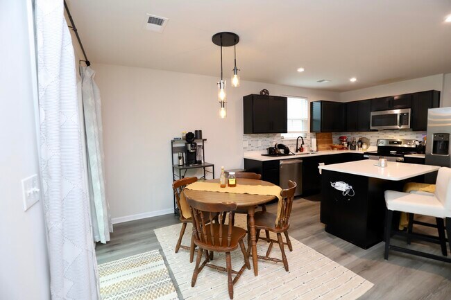 Building Photo - 1029 Bermuda Cedar Ln