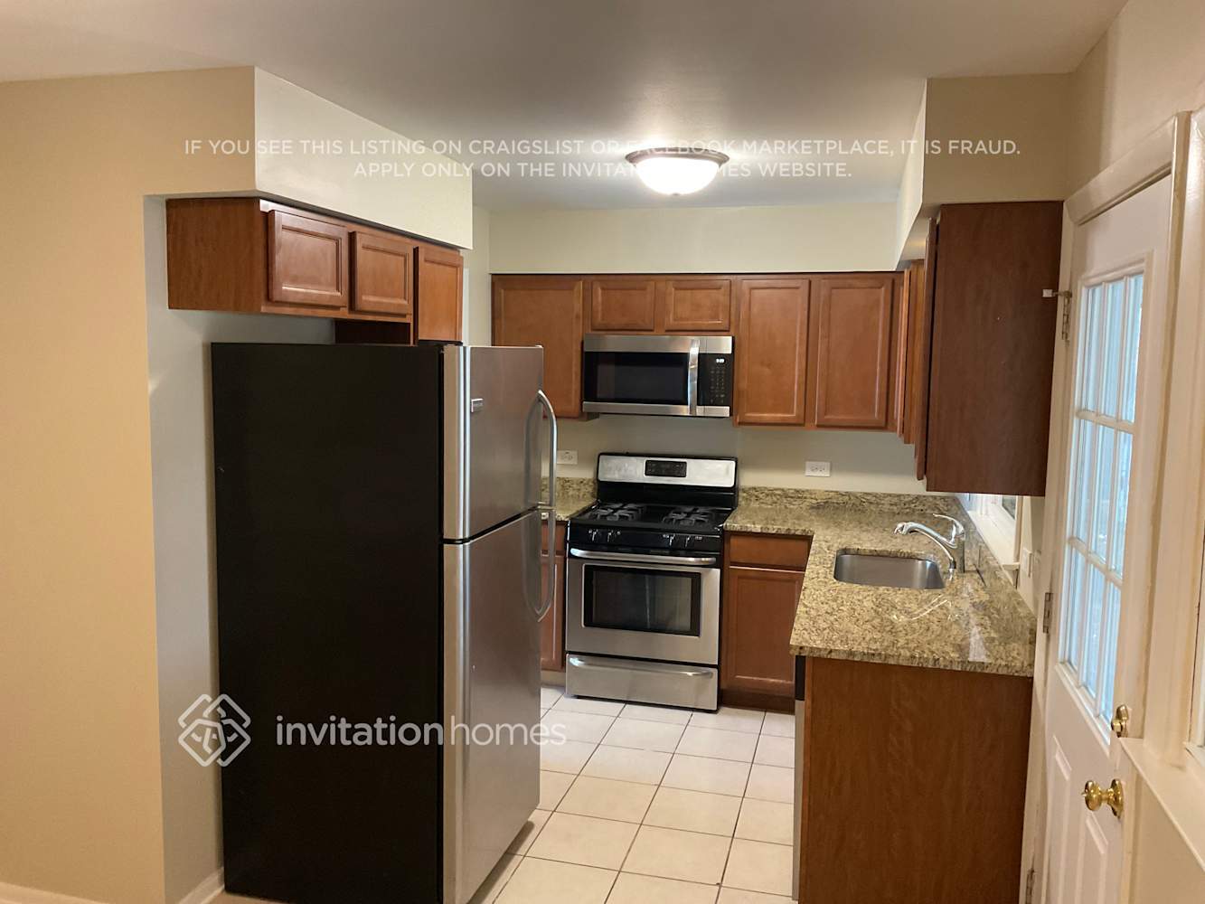 Building Photo - 404 S Crestwood Ln