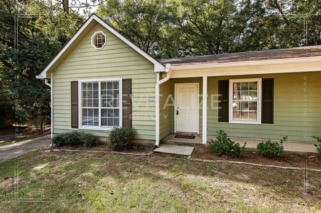 Building Photo - Sweet Cottage-esque 3-Bed 2-Bath in Daphne!