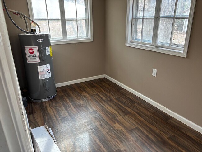 Building Photo - Ask About our Move in Special! Charming 3 Bed 1.5 Bath Home With Fenced Yard