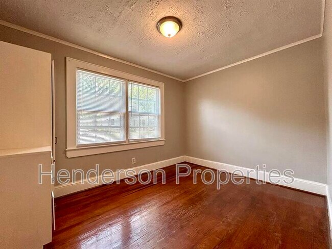 Building Photo - 2549 Pinckney Ave