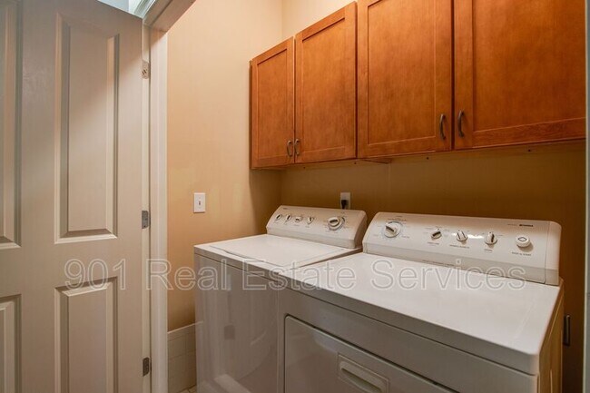 Building Photo - 614 Tennessee St