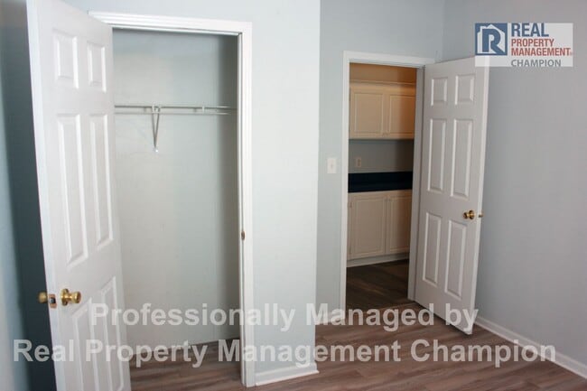 Building Photo - Charming Home in Quiet Neighborhood Near Monkey Junction