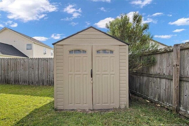 Building Photo - 2108 Heathcote Dr