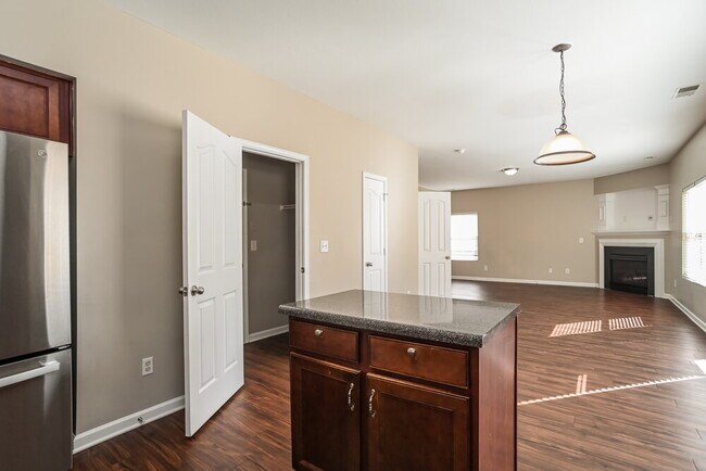 Building Photo - 3011 Saphire Ln