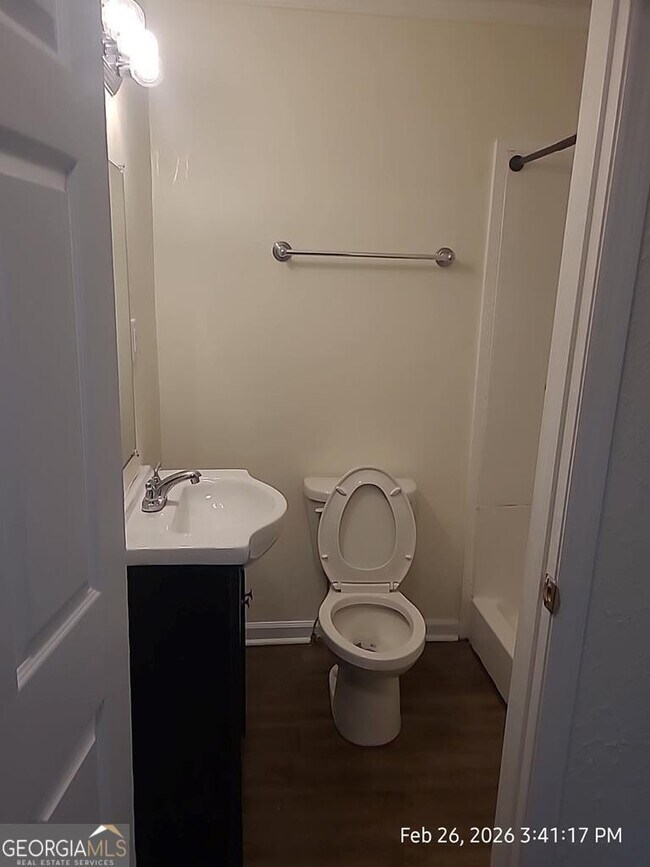 Building Photo - 1124 N Jefferson St