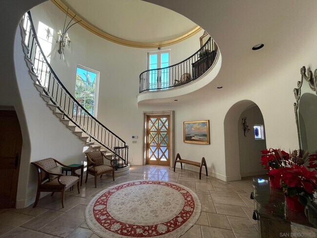 Building Photo - 6692 La Jolla Scenic S Dr