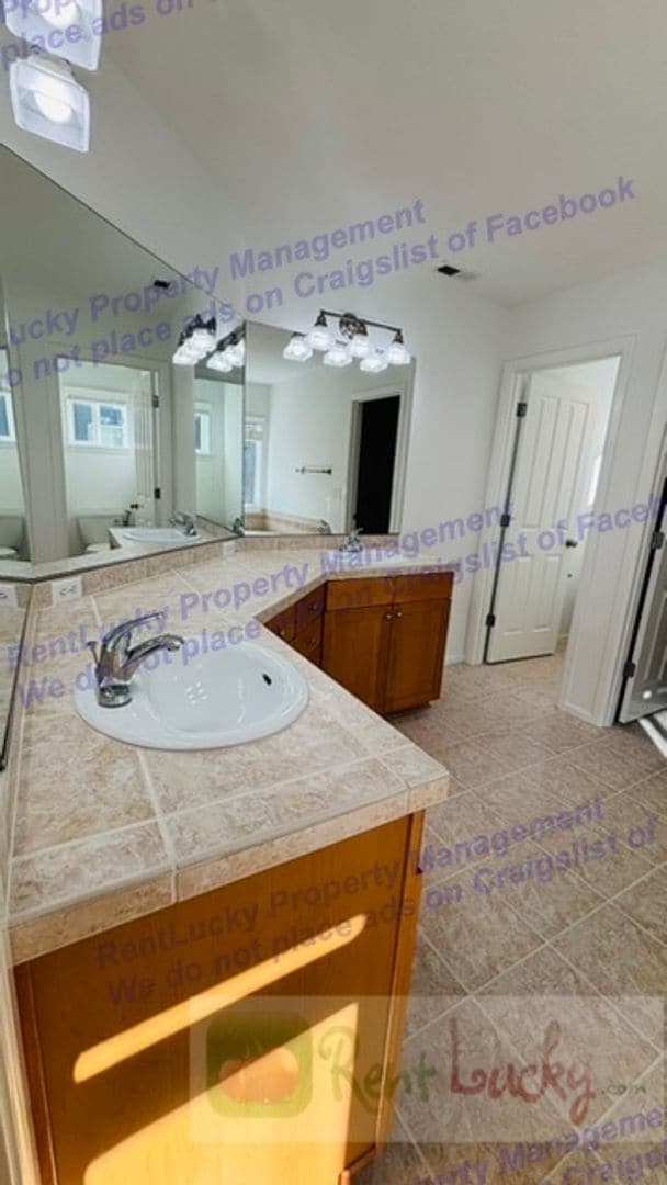 Building Photo - Fabulous 3-Bedroom Home in Popular Verdera Neighborhood in Mill Creek!!