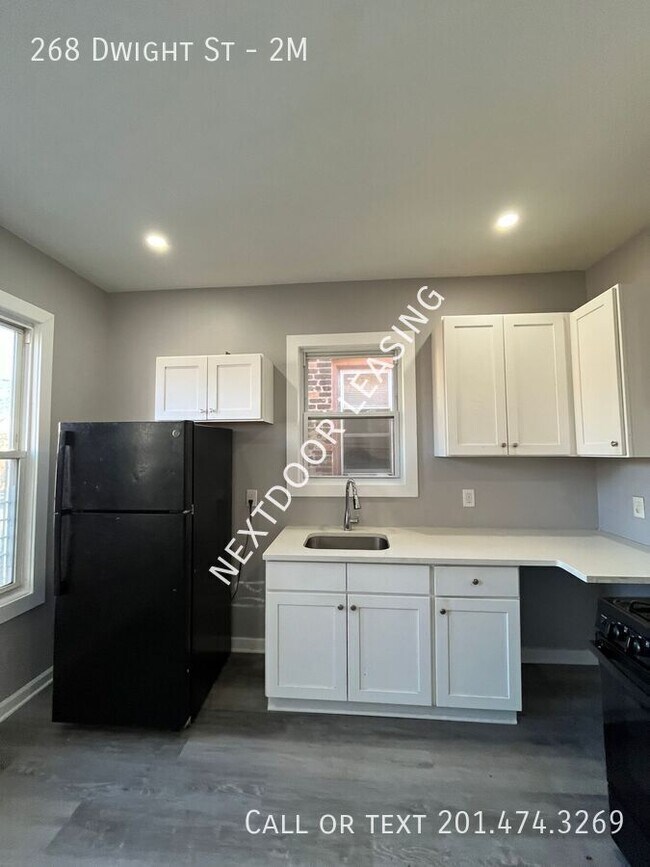 Primary Photo - 268 Dwight St