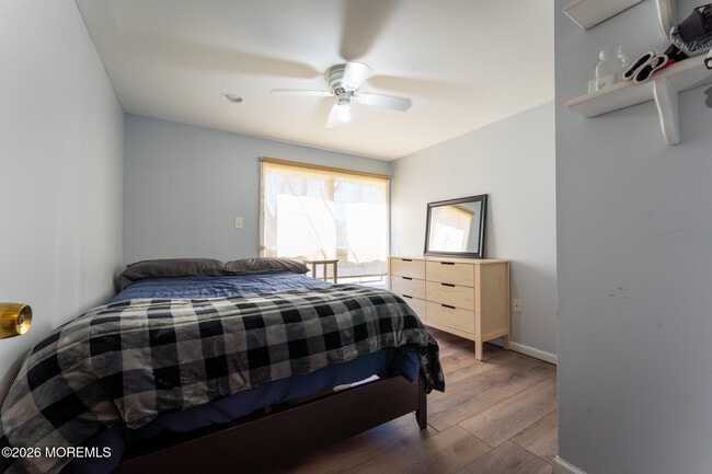 Building Photo - 406 Lawrence Dr