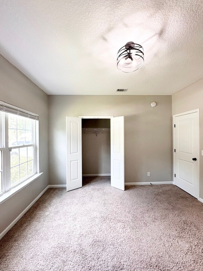 Building Photo - Home for Rent