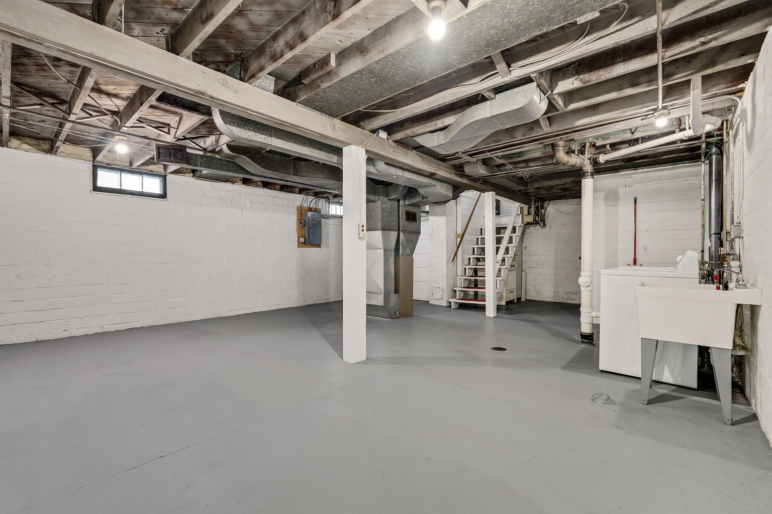 Building Photo - 304 Losey Blvd S