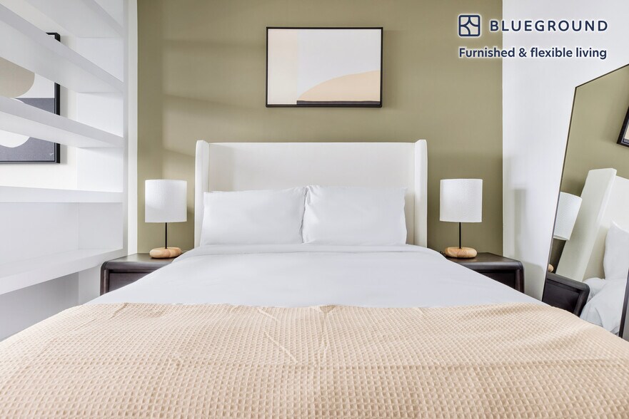 Building Photo - 1000 S Michigan Ave