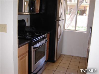 Building Photo - 808 S Langley Ave