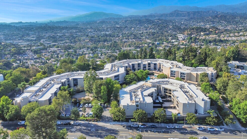 Building Photo - 4499 Via Marisol Via