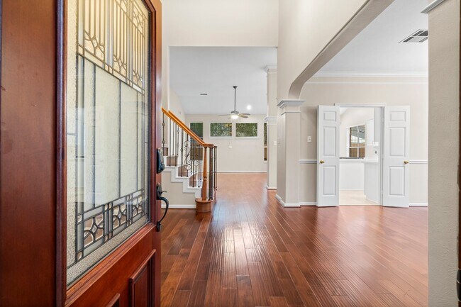 Building Photo - 83 Terraglen Dr