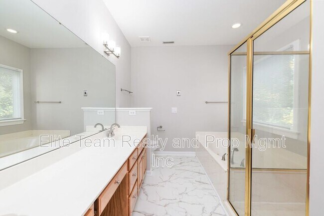 Building Photo - 5283 Downing Creek Dr