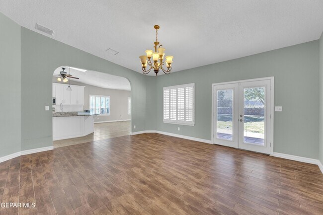 Building Photo - 232 Ave Mirador