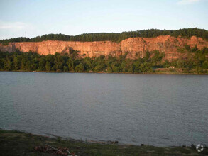 Building Photo - 2512 Riverfront Dr