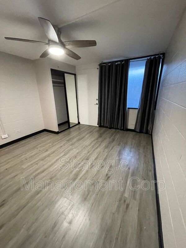 Building Photo - 1301 Lusitana St
