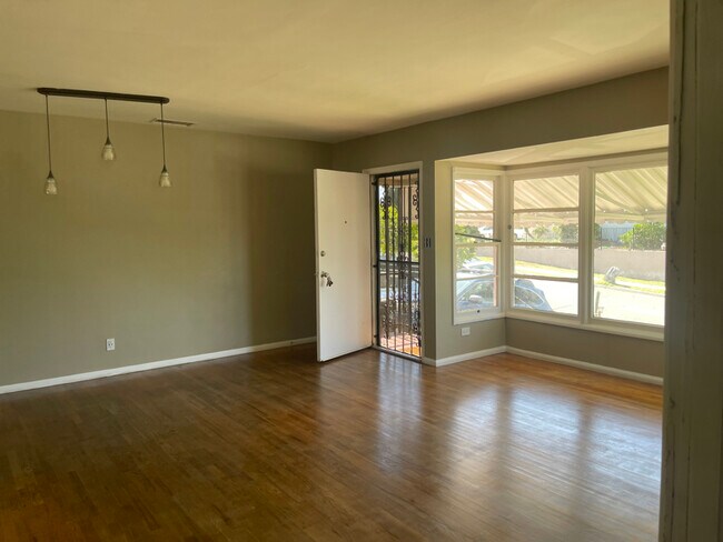Building Photo - 6814 Waite Dr