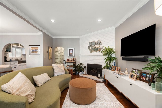 Building Photo - 330 28th St