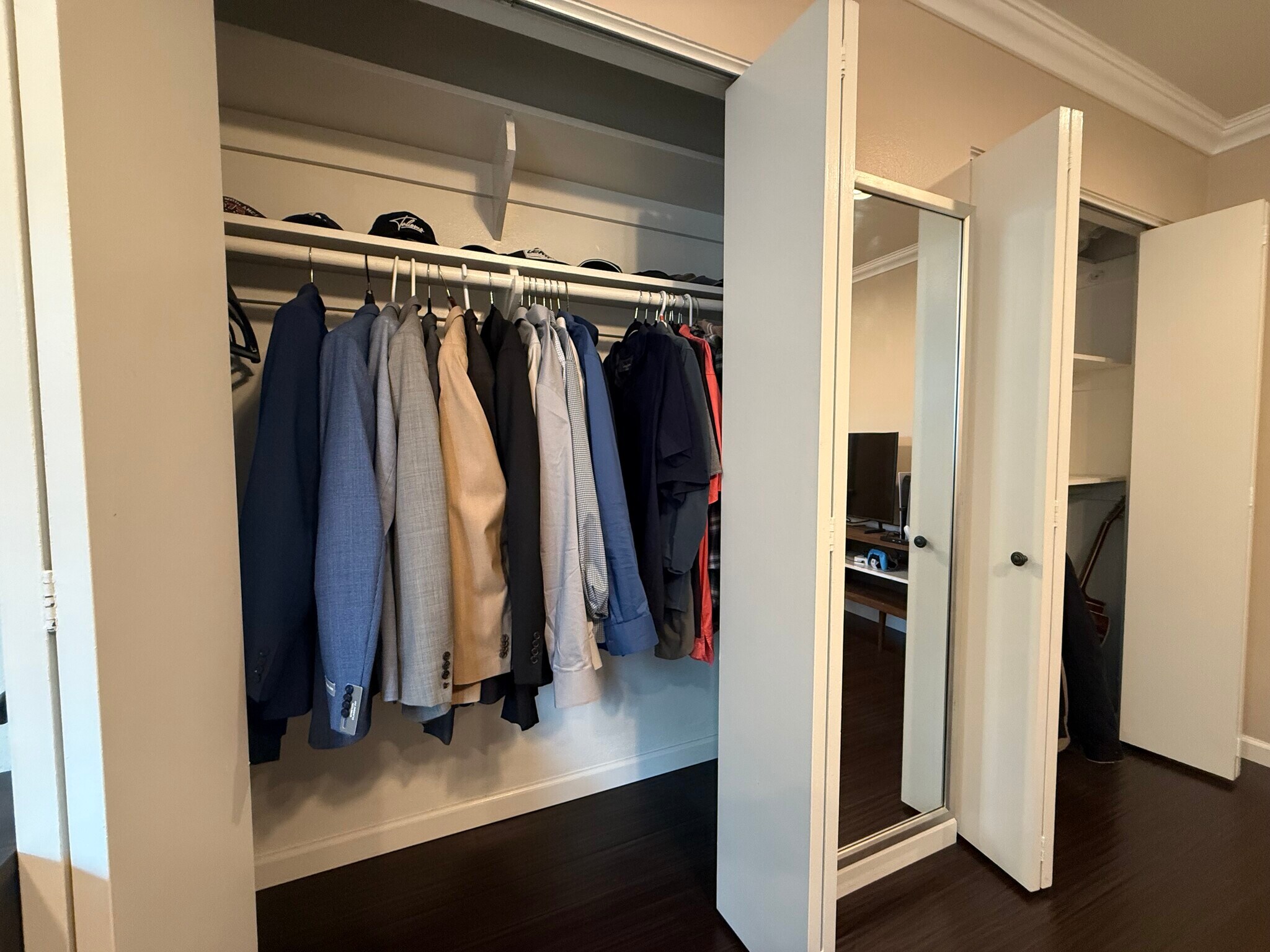 Building Photo - 6927 Amherst St