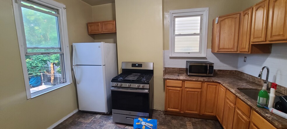 Building Photo - 200 Van Nostrand Ave
