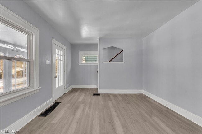 Building Photo - 3937 W 22nd St