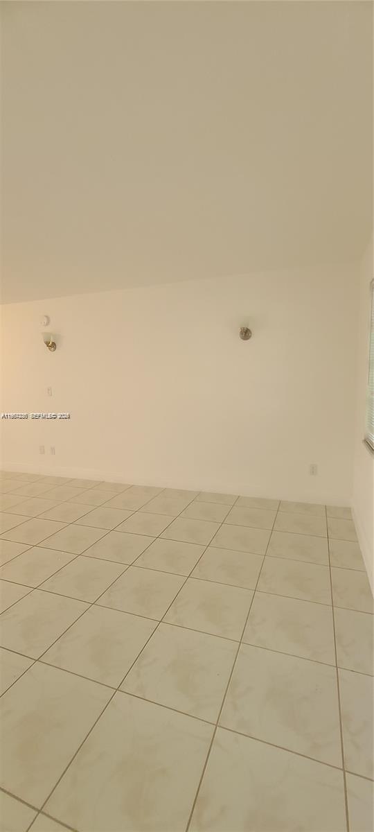 Building Photo - 1540 NE 191st St