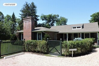 Building Photo - 131 Elm St