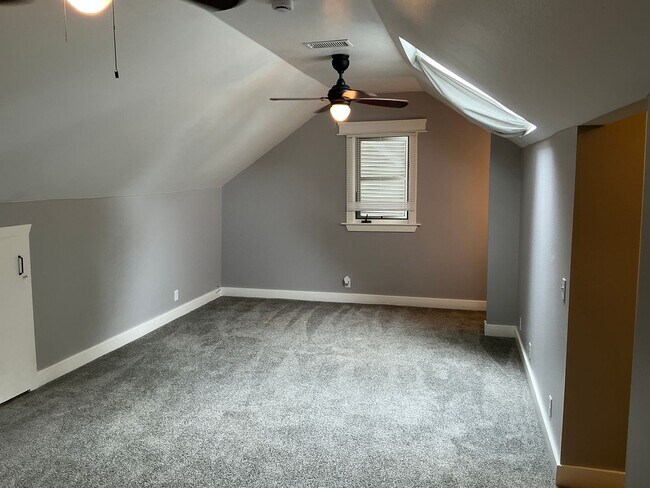 Building Photo - 154 N Shaffer St