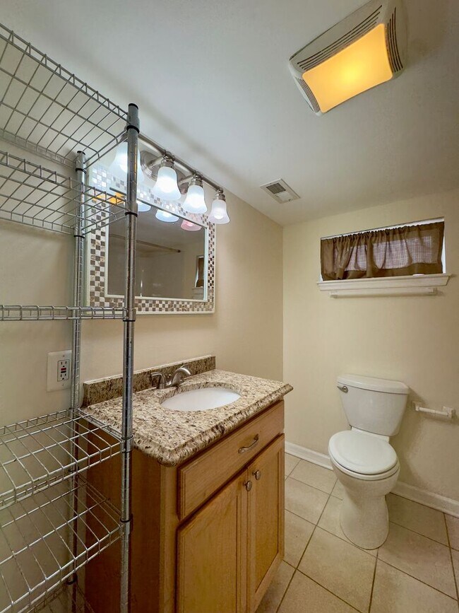 Building Photo - Charming 2 Bedroom/2 Bathroom Townhome in Upper Fells Point, MD!