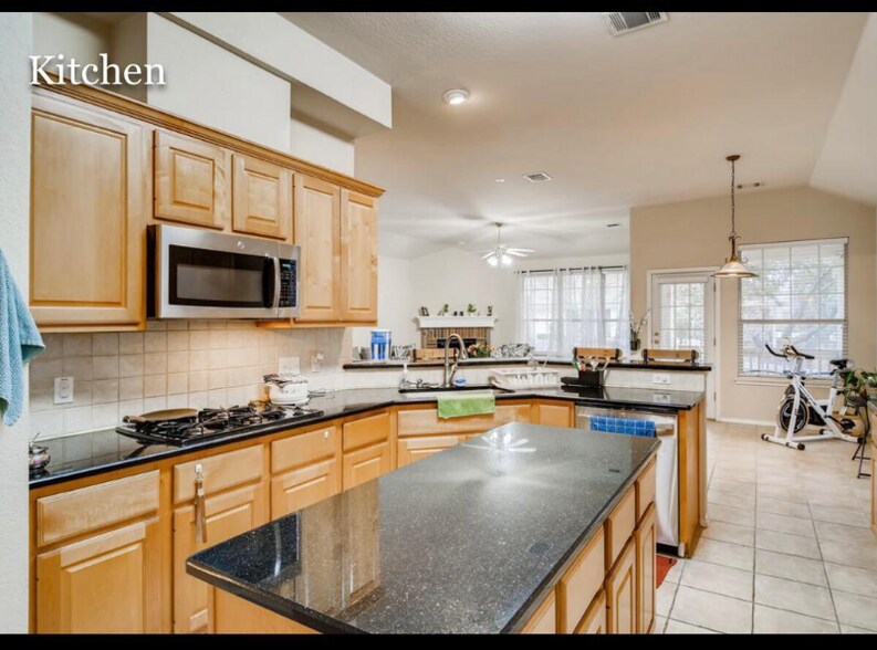 Building Photo - 207 Chesapeake Bay Ln N