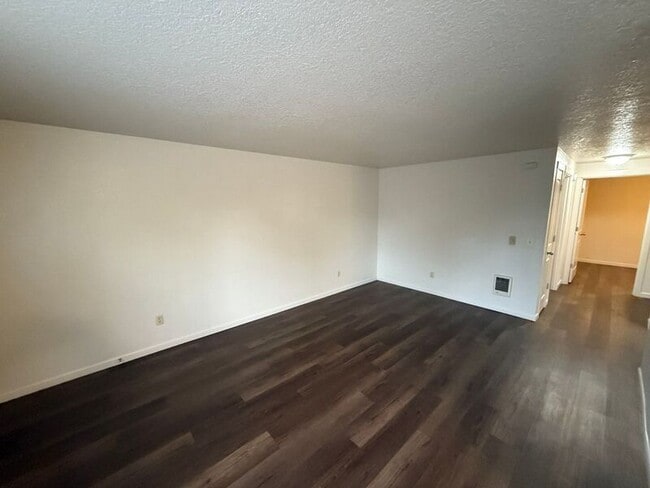 Building Photo - 1019 Boedies Dr