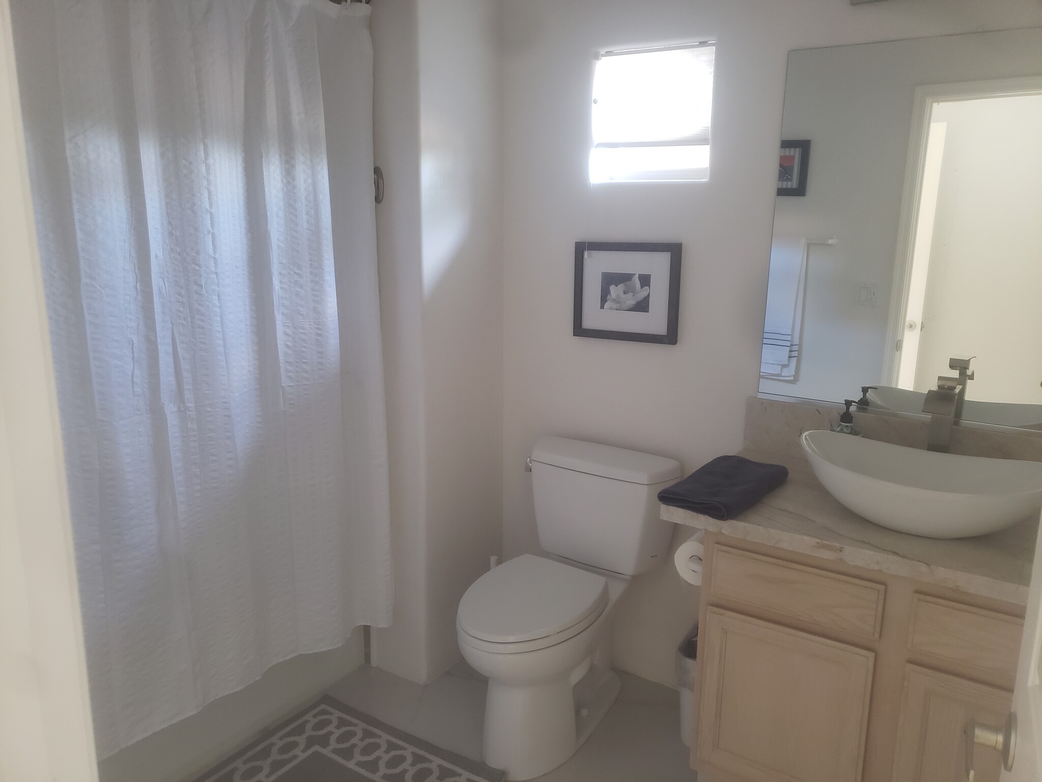 Full private Bath in 2nd Bedroom - 8880 E Paraiso Dr