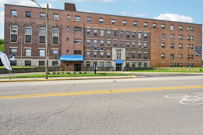 Building Photo - Franklin Park Apartments