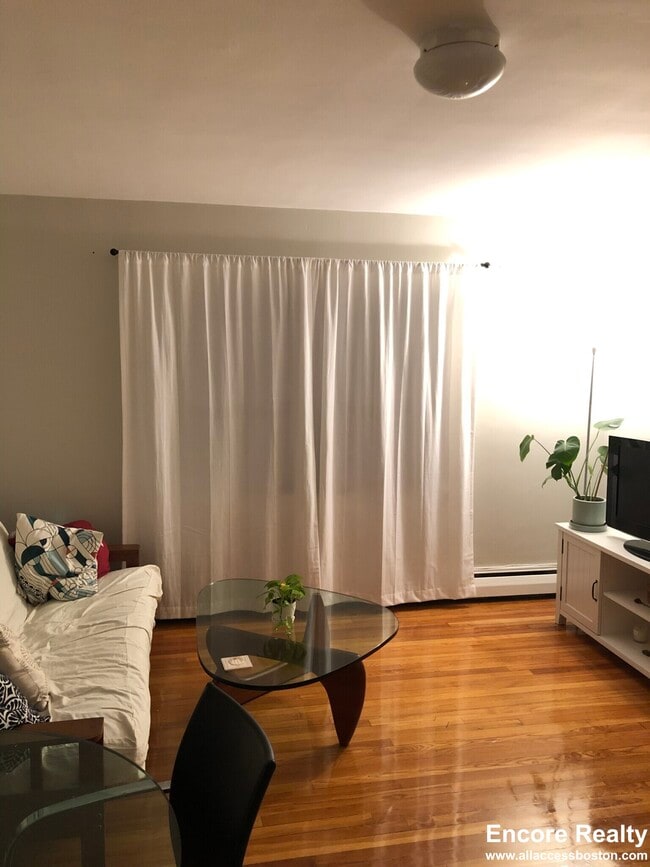 Building Photo - 65 Chiswick Rd