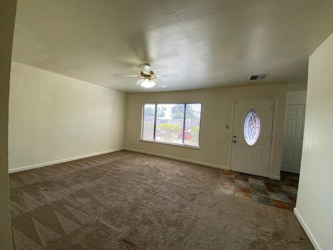 Building Photo - Fairfield, 3 bed/2 bath home $2400