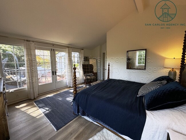 Building Photo - 3 Bed / 2 Bath Charming Carmel Point Home