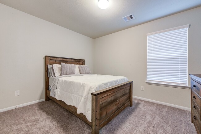 Building Photo - 3327 Etring Ln