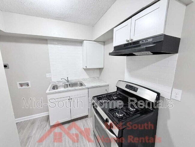 Building Photo - 139 N Claybrook St