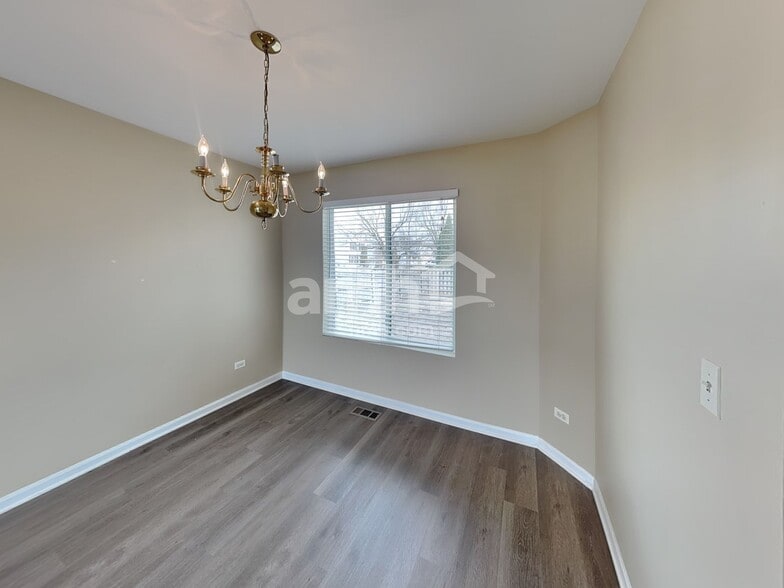 Building Photo - 3103 Meadowsedge Ln