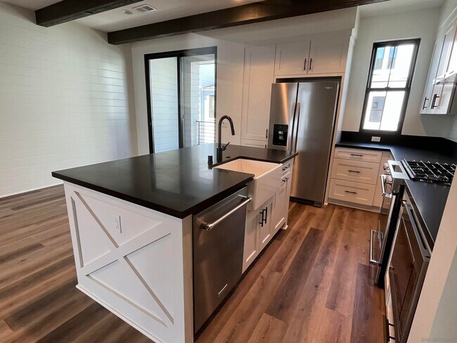 Building Photo - 1301 Bergamo Pl