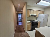 Building Photo - Cypress Bay Golf &amp; Racquet - W7