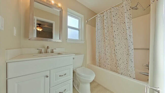 Building Photo - 317 Springwood Cir