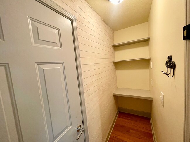 Building Photo - 3/2 For Rent in Germantown School District!