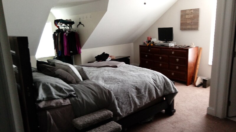 Building Photo - 152 Hallock St